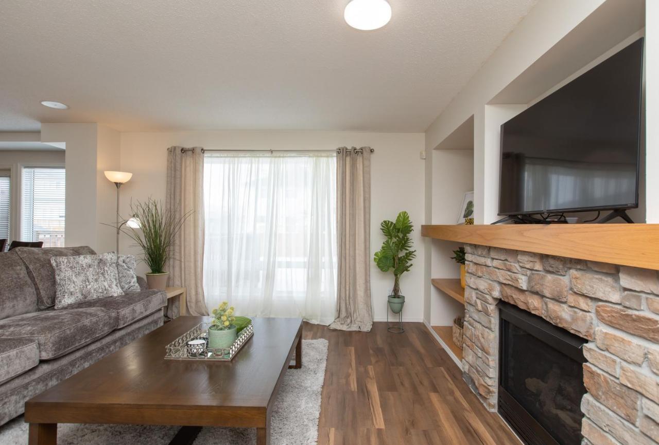 Elegant 6 Bedroom House Near U Of Manitoba วินนิเพก ภายนอก รูปภาพ